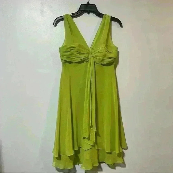 Donna Ricco Green Sleeveless Lined 100 % Silk Party Cocktail Dress Size 8P - Picture 1 of 15